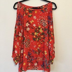 C O L D  S H O U L D E R  T O P